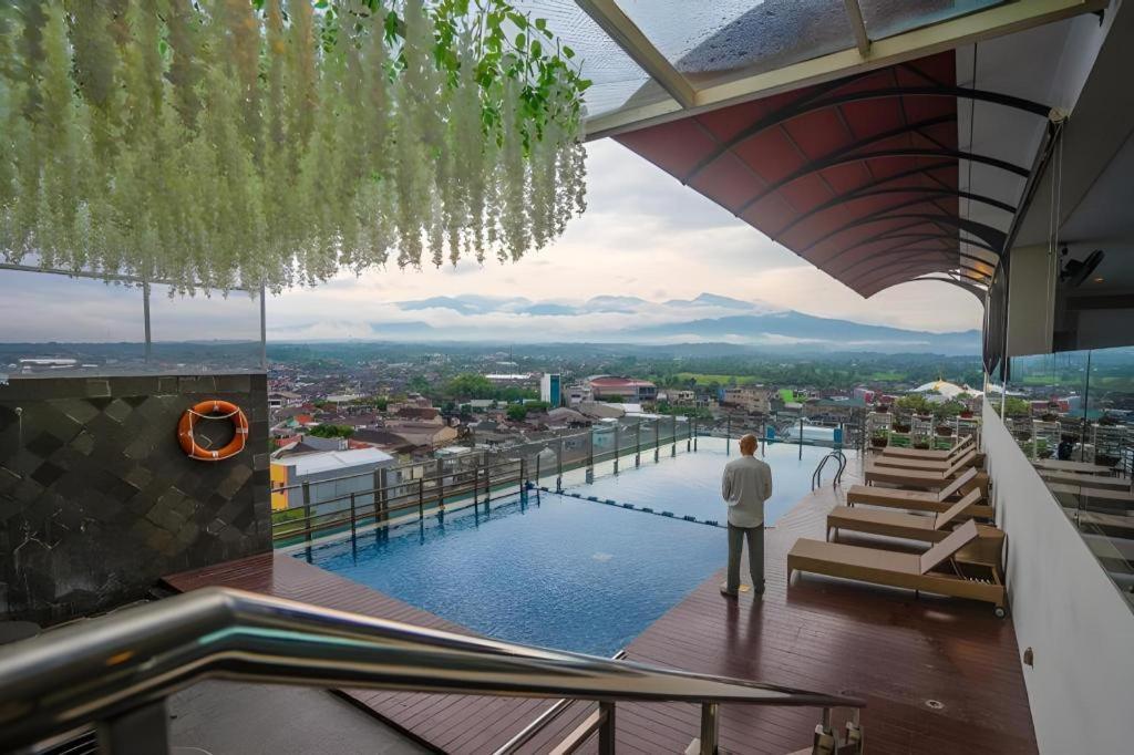 Java Lotus Hotel Jember Luaran gambar