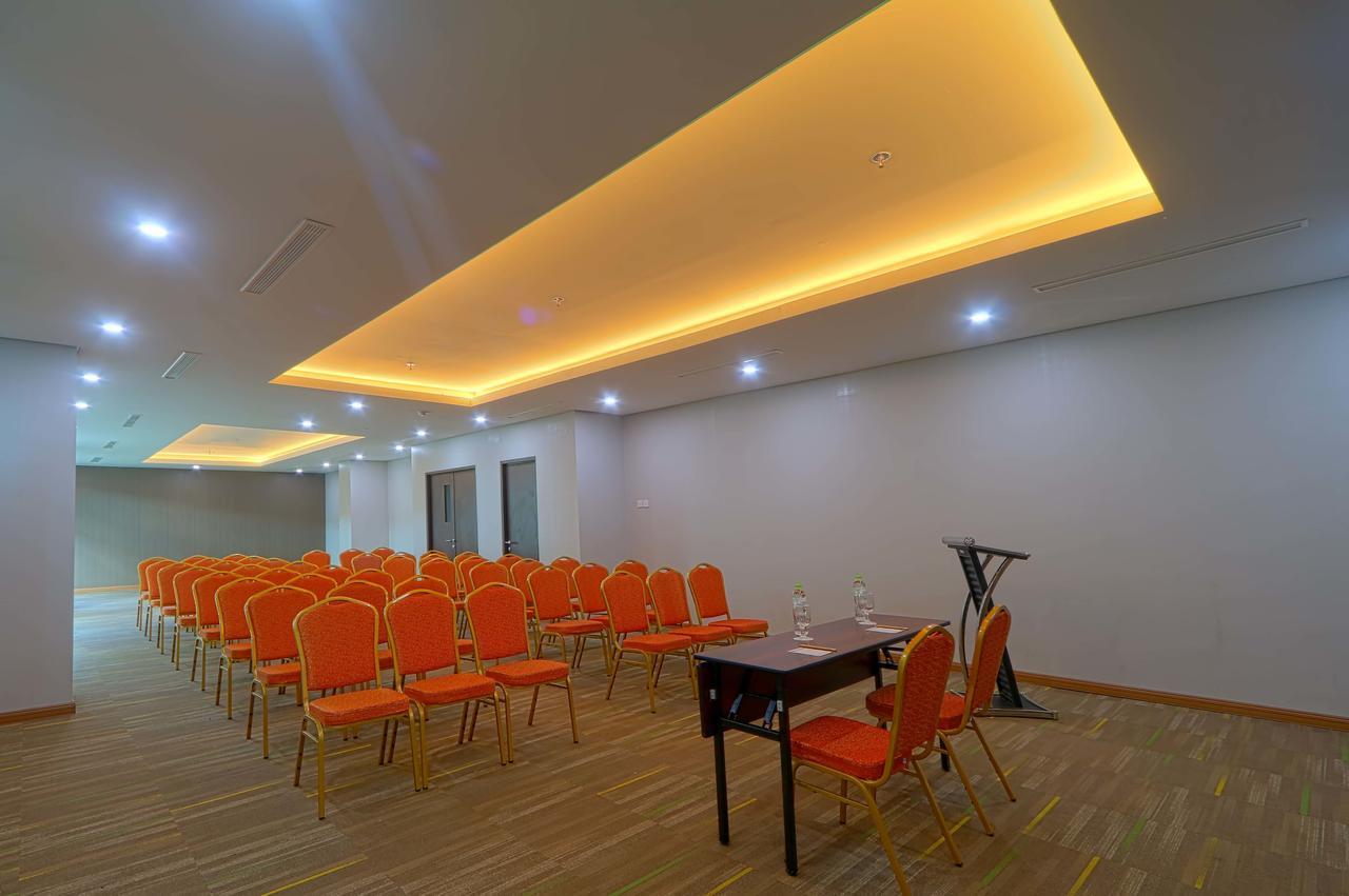 Java Lotus Hotel Jember Luaran gambar